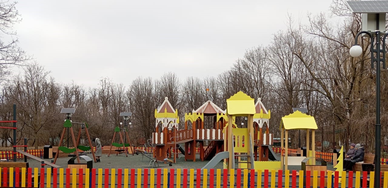 Автономный парковый фонарь HS Park 10Вт 100 65 с опорой